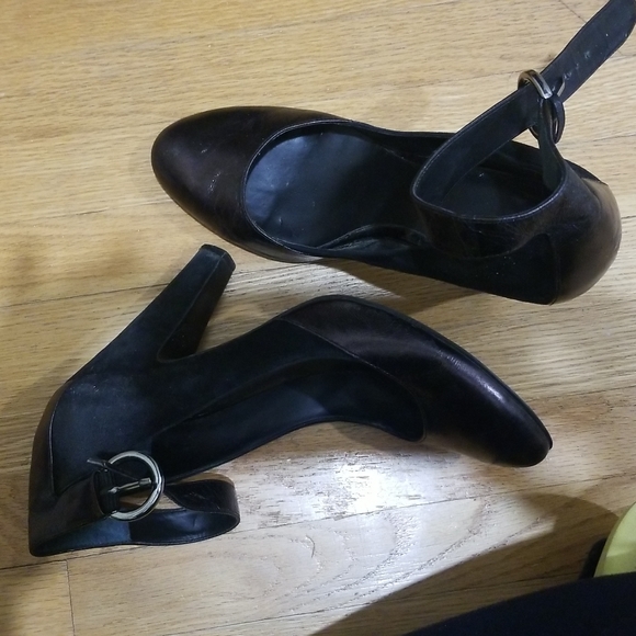 Shoes - Picture 2 of 3